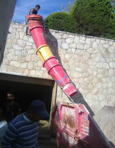 ΜΑΥΡΙΚΟΣ ΓΕΩΡΓΙΟΣ | Χωνιά για Μπάζα - Ενοικιάσεις Κάδων μπαζών
